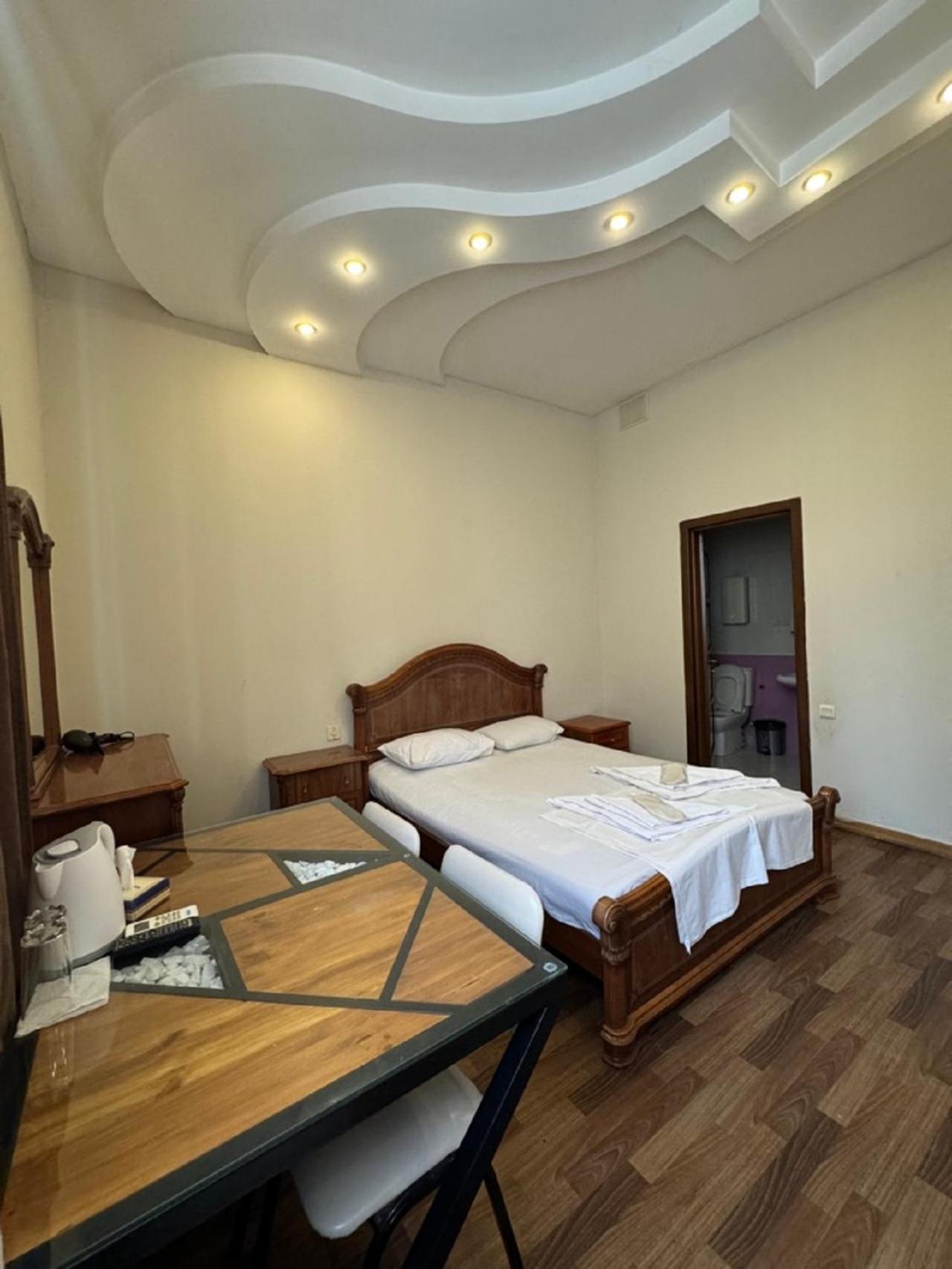 New Bella Hotel Yerevan Bagian luar foto